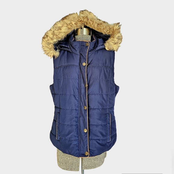 Prince & Fox Puffer Vest. - Picture 3 of 6